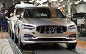 Заводы Volvo и Nissan приостановят производство автомобилей из-за нехватки чипов